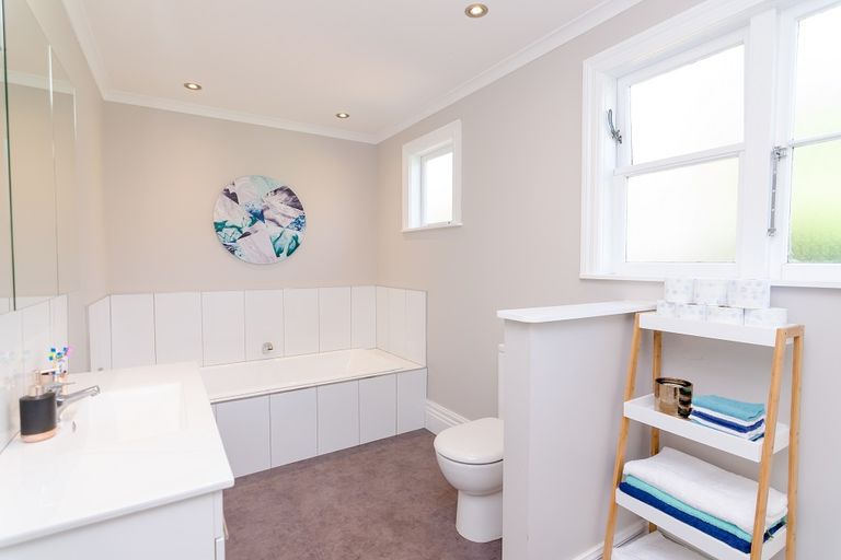 Photo of property in 16 King Street, Carterton, 5713