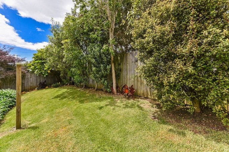 Photo of property in 24 Coralsea Way, Arkles Bay, Whangaparaoa, 0932