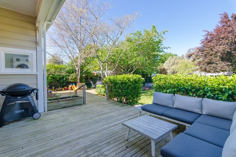 Photo of property in 16 King Street, Carterton, 5713