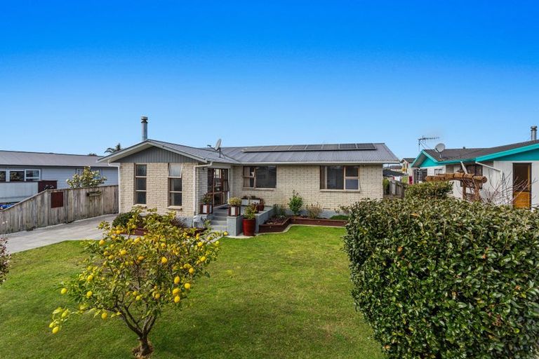 Photo of property in 11 Matipo Place, Edgecumbe, 3120