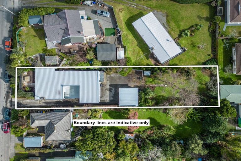 Photo of property in 9 Moana Road, Paraparaumu, 5032