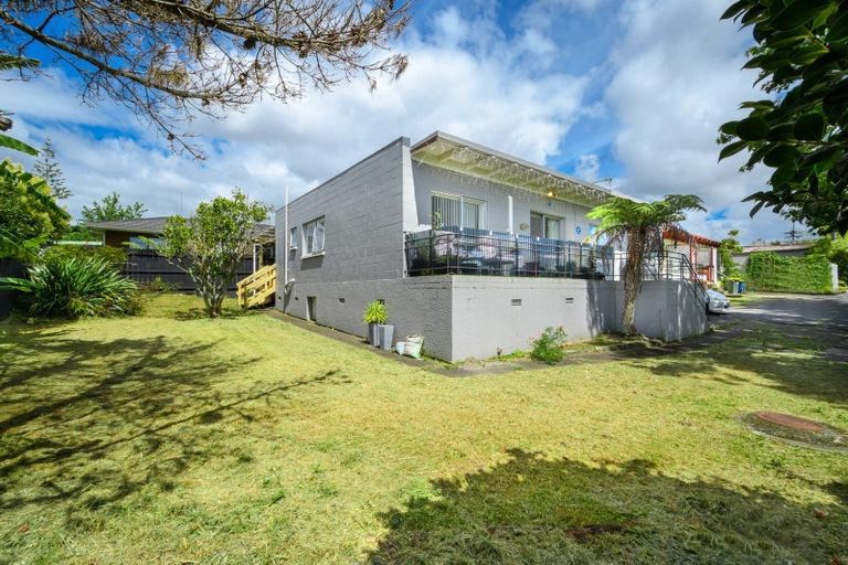 Photo of property in 5/92 Titirangi Road, New Lynn, Auckland, 0600