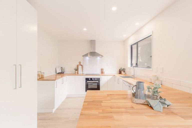 Photo of property in 122a Halswell Junction Road, Halswell, Christchurch, 8025