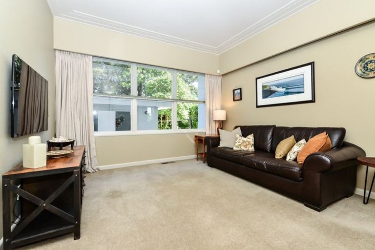 Photo of property in 65 Braid Road, St Andrews, Hamilton, 3200