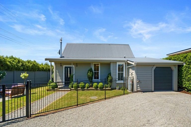 Photo of property in 99 Jellicoe Street, Martinborough, 5711