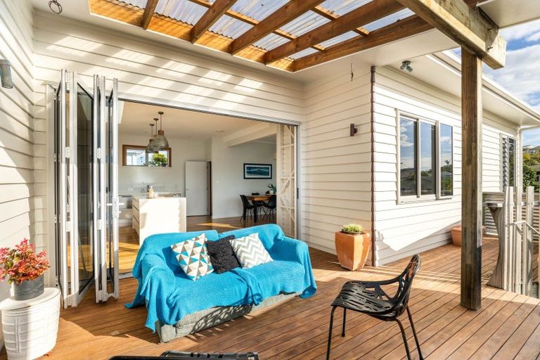 Photo of property in 8 Autere Street, Strandon, New Plymouth, 4312