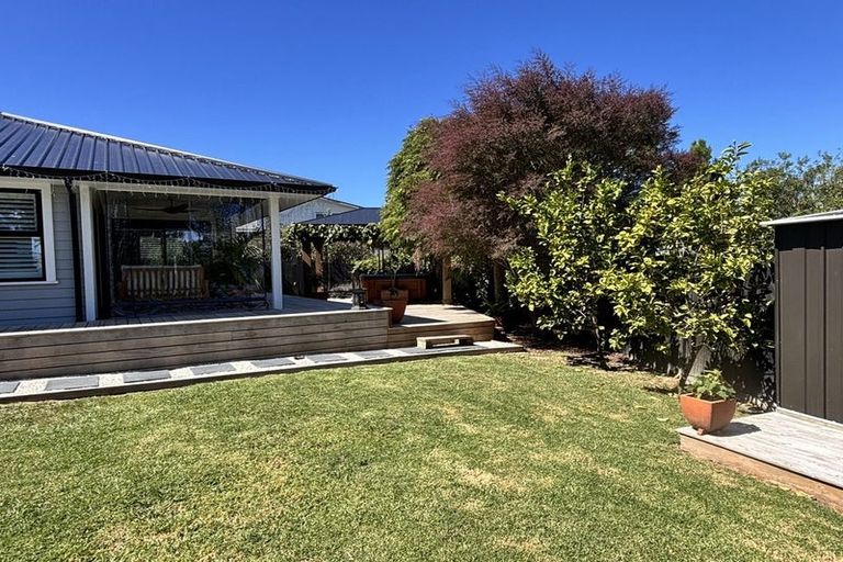 Photo of property in 115a Rosario Crescent, Red Beach, 0932