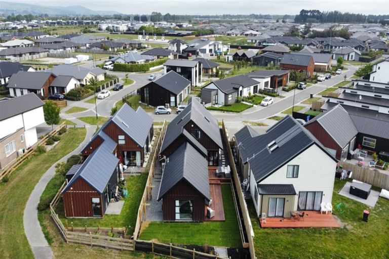 Photo of property in 39 Dow Square, Wigram, Christchurch, 8025