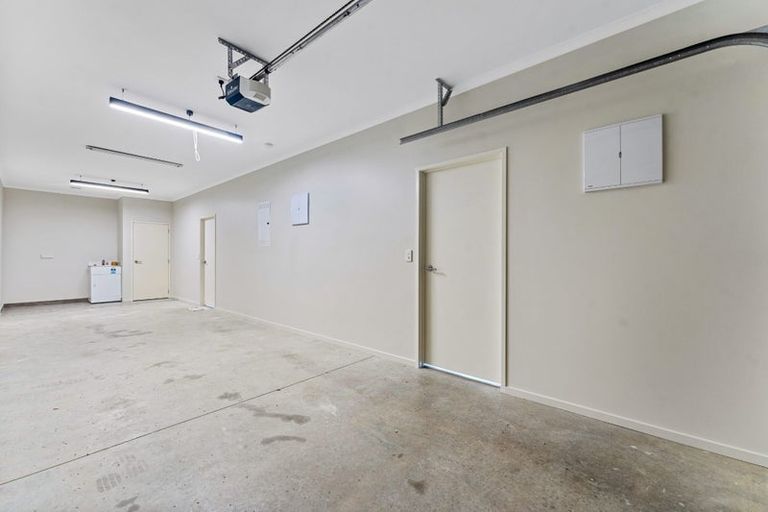 Photo of property in 4 Vincent Lane, Hobsonville, Auckland, 0616