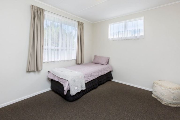 Photo of property in 34 Blueberry Grove, Timberlea, Upper Hutt, 5018