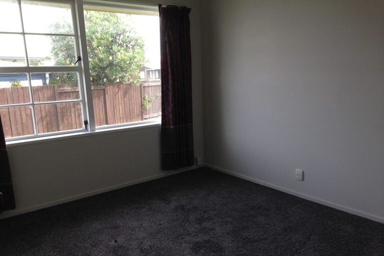 Photo of property in 52 Acacia Street, Kelvin Grove, Palmerston North, 4414