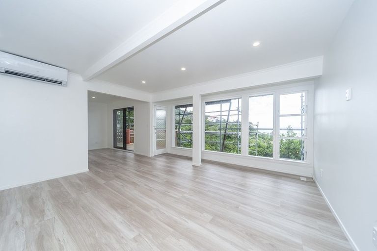 Photo of property in 43b Harbour View Road, Northland, Wellington, 6012