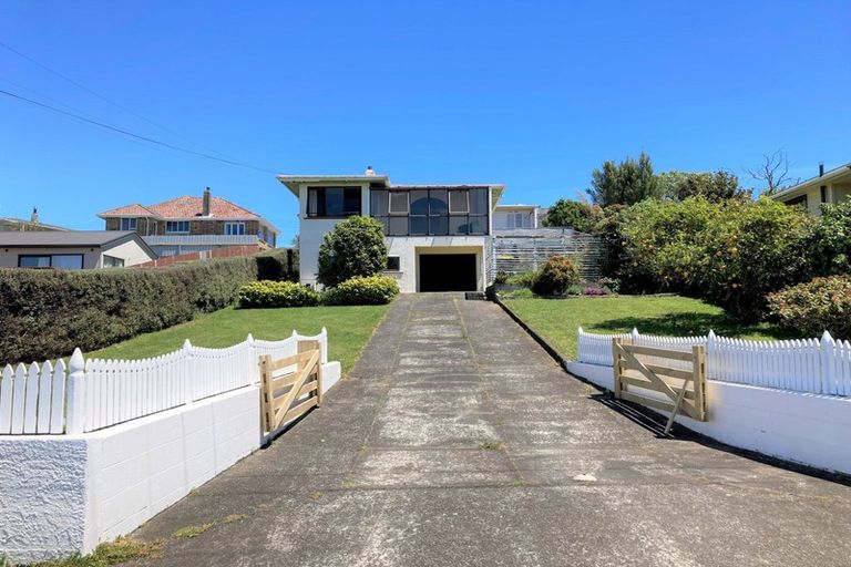 Photo of property in 75 Mould Street, Waitara, 4320