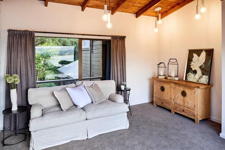 Photo of property in 190 Paremata Road, Paremata, Porirua, 5024