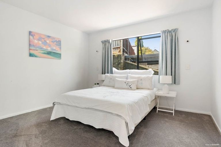 Photo of property in 1/53 Topliss Drive, Northcross, Auckland, 0632