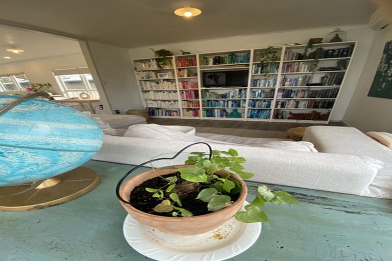 Photo of property in 10a Hatton Road, Orewa, 0931