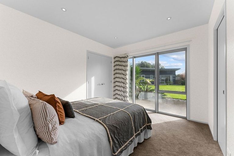 Photo of property in 68 Mcgiven Drive, Ridgewood, New Plymouth, 4371