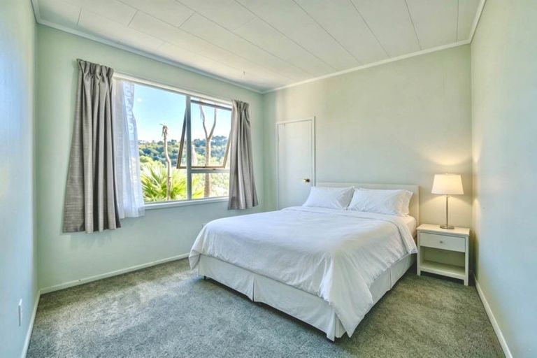 Photo of property in 13 Spinella Drive, Bayview, Auckland, 0629