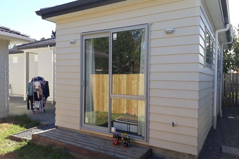 Photo of property in 19 Glennandrew Drive, Half Moon Bay, Auckland, 2012