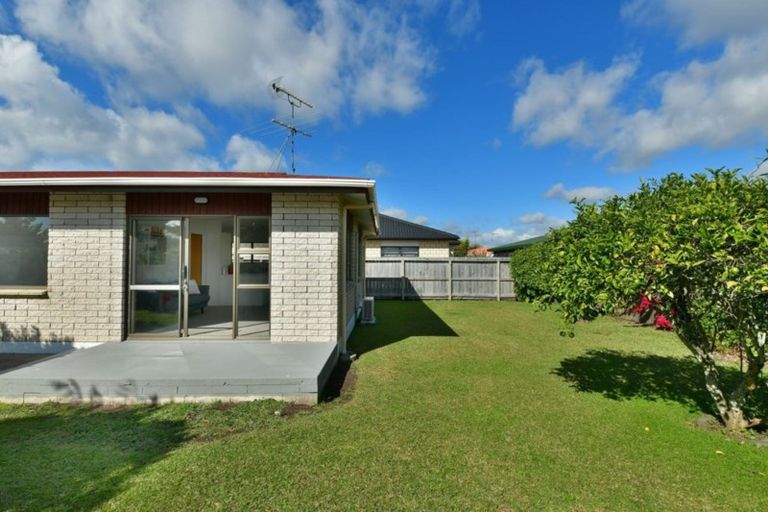 Photo of property in 2/26 Hatton Road, Orewa, 0931