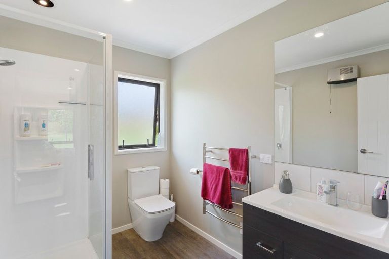 Photo of property in 40 Kristin Place, Manakau, Levin, 5573