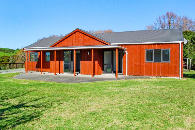 Photo of property in 82 Settlement Road, Kaiwaka, 0573