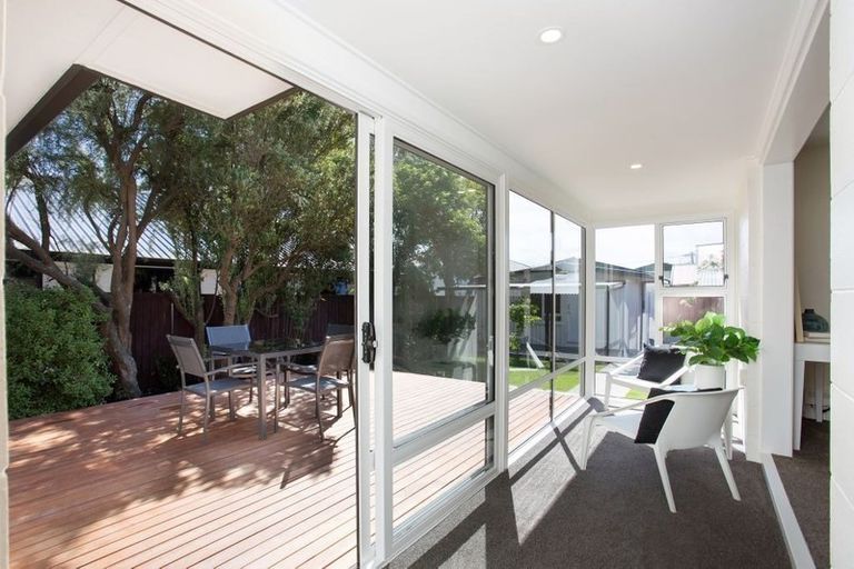 Photo of property in 15 Suffolk Street, Phillipstown, Christchurch, 8011