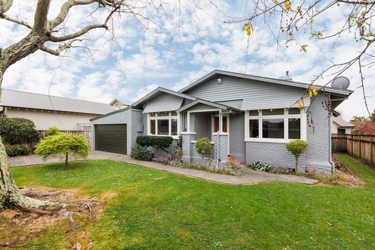 Photo of property in 11 Palm Avenue, Hokowhitu, Palmerston North, 4410