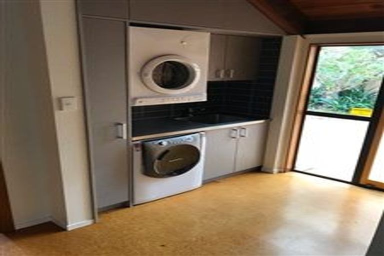 Photo of property in 9 Marina View Drive, West Harbour, Auckland, 0618