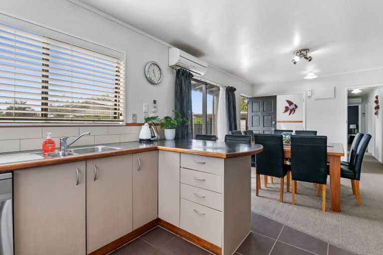 Photo of property in 11 Chapman Place, Fairy Springs, Rotorua, 3015