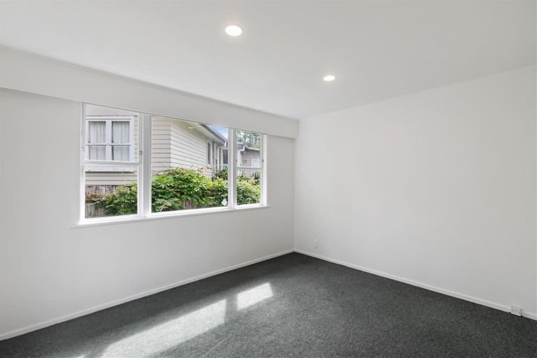 Photo of property in 79 Sunnynook Road, Forrest Hill, Auckland, 0620
