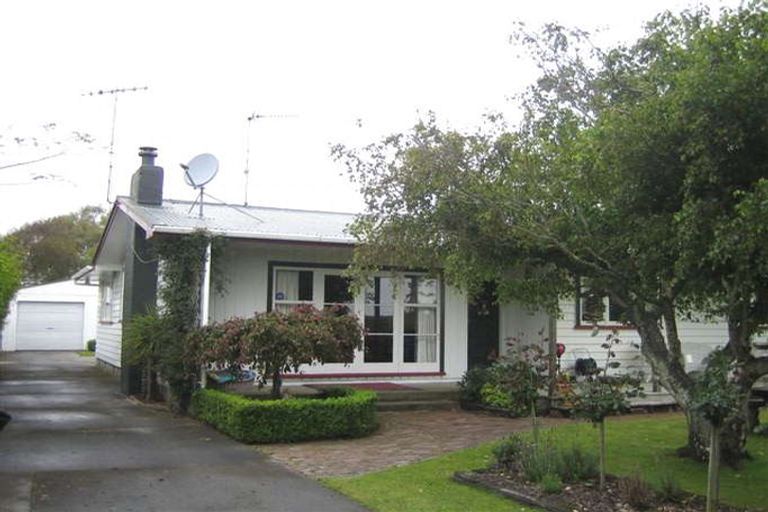 Photo of property in 12 Te Rauparaha Street, Otaki, 5512