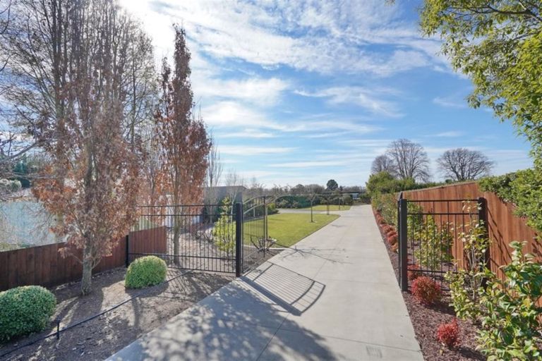 Photo of property in 3 Meadowcroft Lane, Harewood, Christchurch, 8051