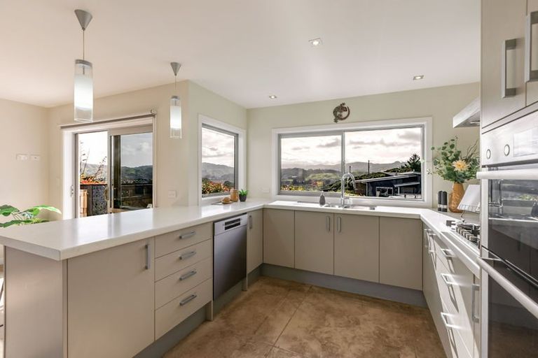 Photo of property in 17 Botany Lane, Whitby, Porirua, 5024