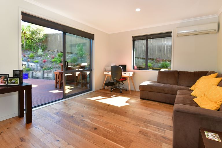 Photo of property in 38 Otanerua Road, Hatfields Beach, Orewa, 0931