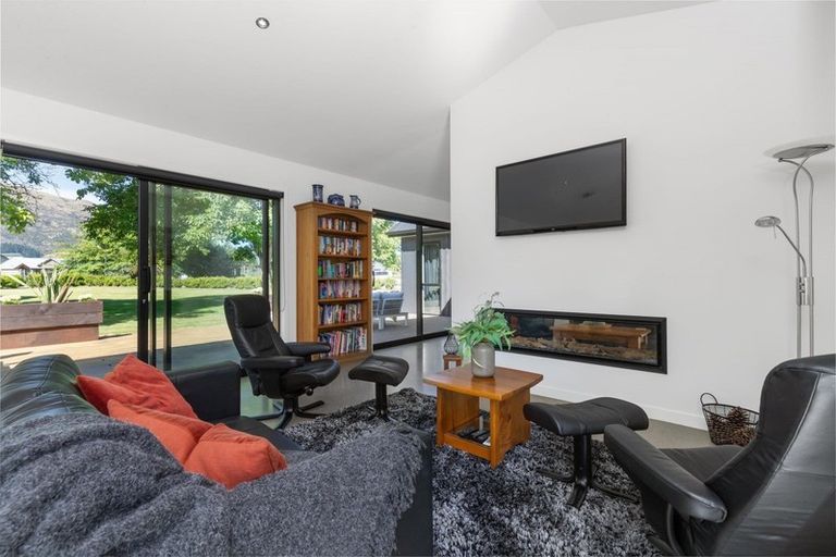 Photo of property in 6 Crawford Place, Lake Hayes, Queenstown, 9304