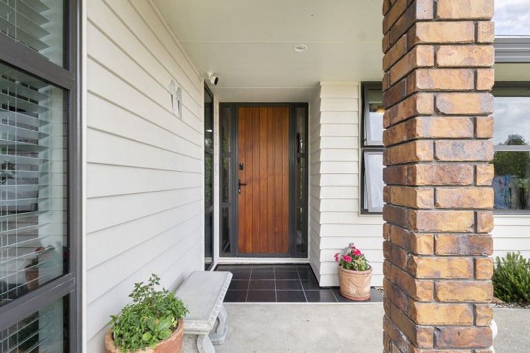 Photo of property in 11 Geneva Terrace, Kelvin Grove, Palmerston North, 4414