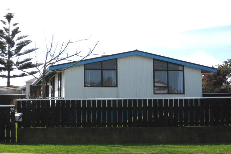 Photo of property in 62 Hinau Street, Castlecliff, Whanganui, 4501