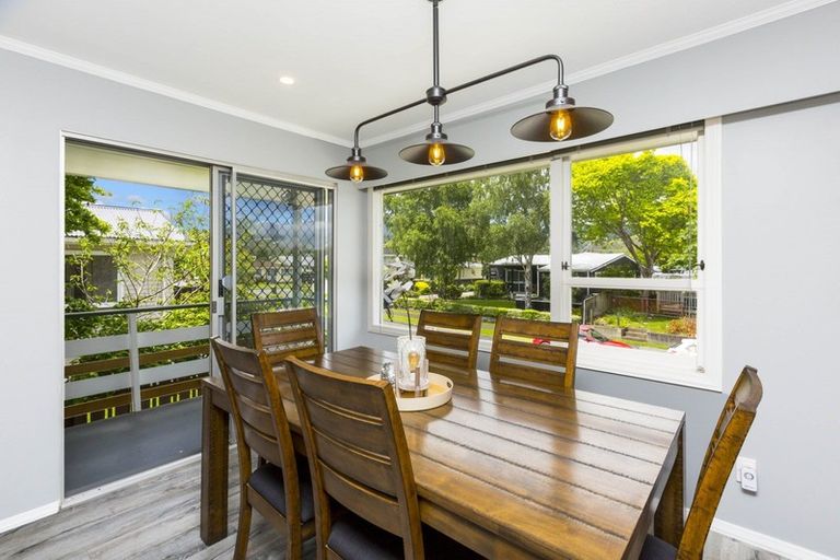 Photo of property in 27 Kentucky Street, Totara Park, Upper Hutt, 5018