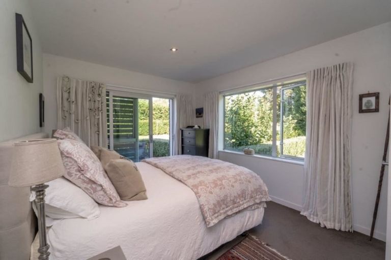 Photo of property in 3 Eagle Place, Martinborough, 5711