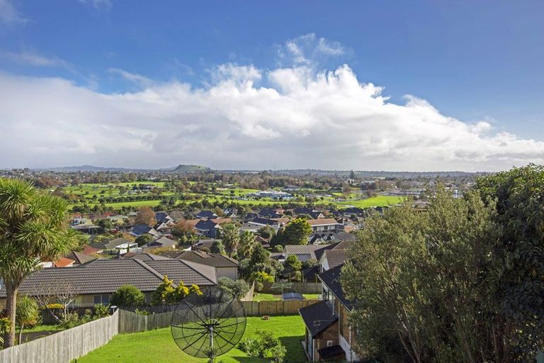 Photo of property in 38 Mccahill Views, Botany Downs, Auckland, 2010