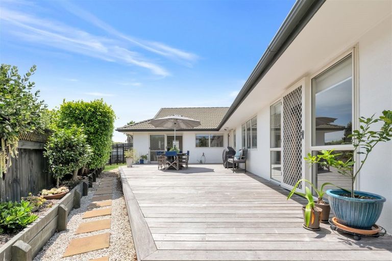 Photo of property in 11 Ballycullanie Place, Dannemora, Auckland, 2016