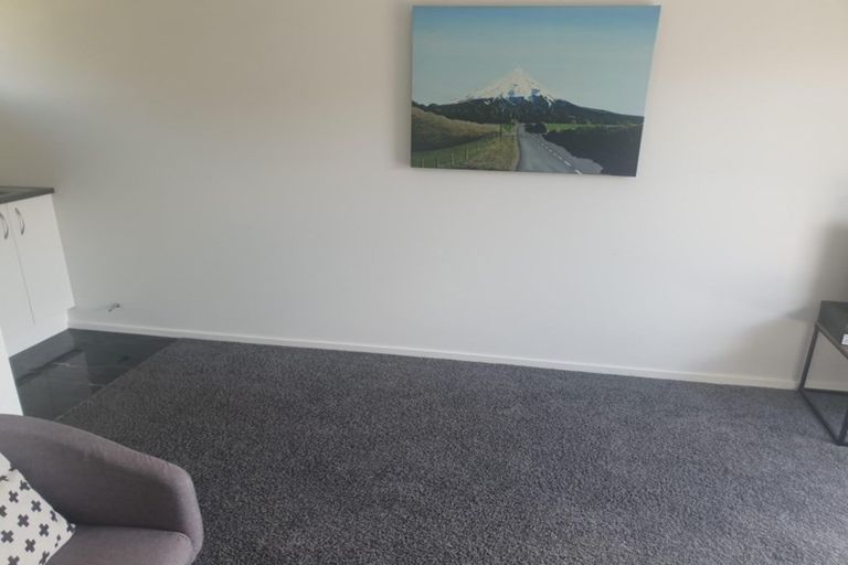 Photo of property in 17a Heta Road, Highlands Park, New Plymouth, 4312