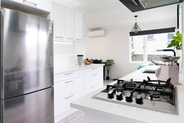 Photo of property in 1/18 Crosby Road, West Harbour, Auckland, 0618