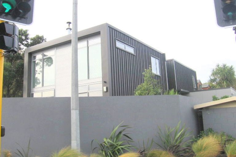 Photo of property in 62 Mana Esplanade, Paremata, Porirua, 5026