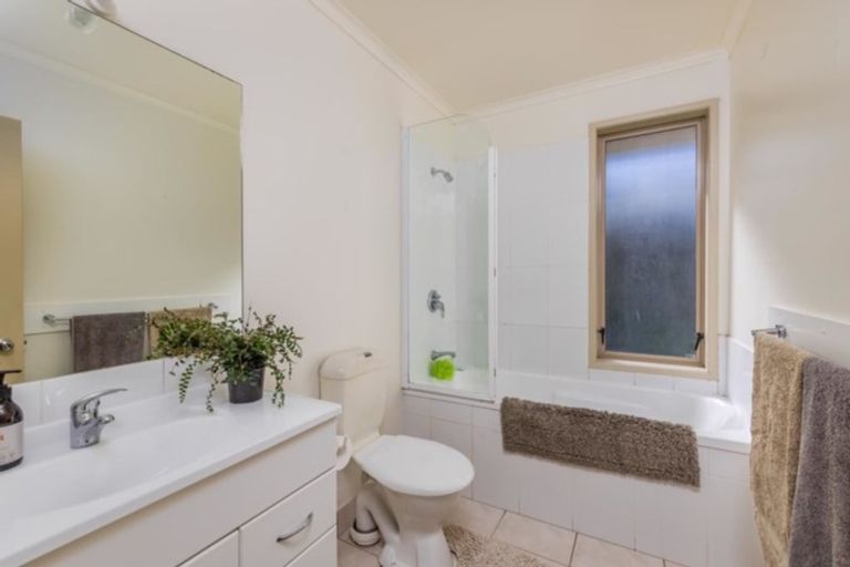 Photo of property in 10 Mccaughan Road, Kerikeri, 0294