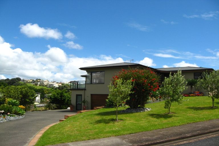 Photo of property in 23 Zita Avenue, Matakatia, Whangaparaoa, 0930