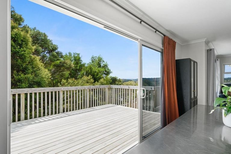 Photo of property in 11 Gavinike Place, Waimauku, 0812