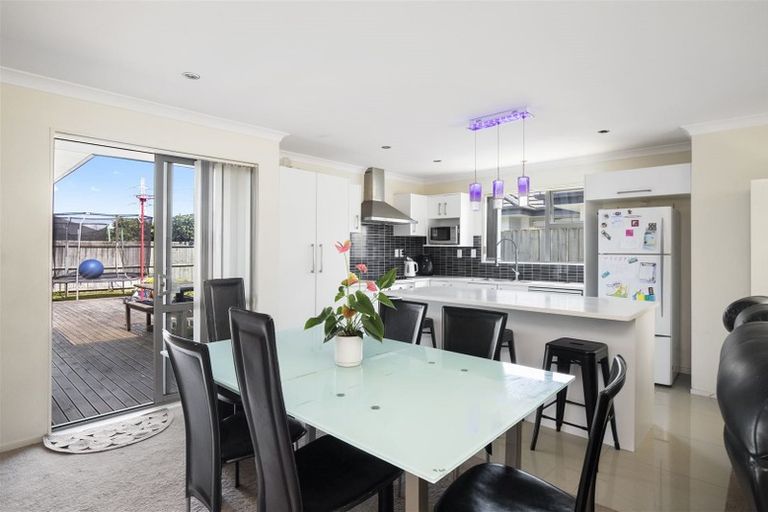 Photo of property in 18 Yatterina Avenue, Takanini, 2112