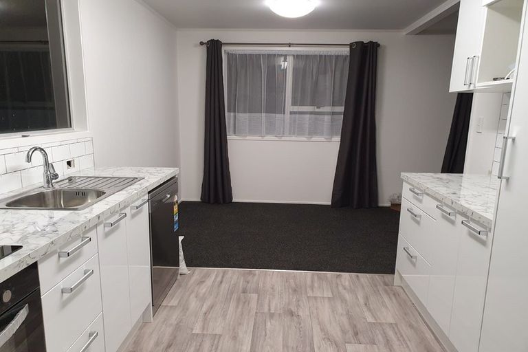 Photo of property in 5 Tangelo Place, Bucklands Beach, Auckland, 2012